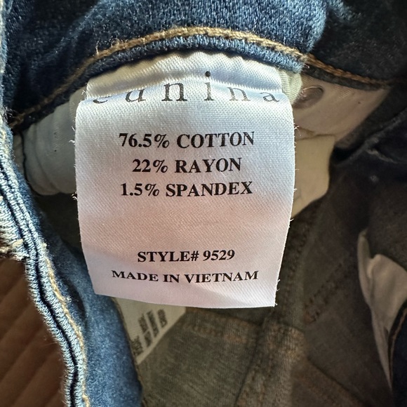 NWT Eunina Mid Rise Skinny Crop jeans - Picture 5 of 5